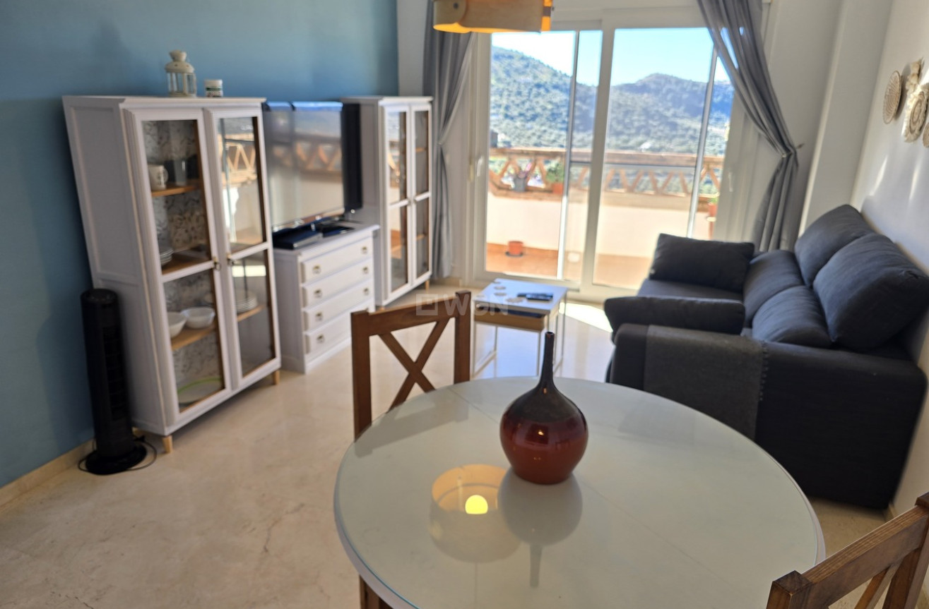 Odsprzedaż - Mieszkanie w bloku - Alcaucín - Inland