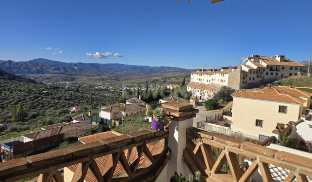 Odsprzedaż - Mieszkanie w bloku - Alcaucín - Inland