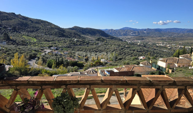 Odsprzedaż - Mieszkanie w bloku - Alcaucín - Inland