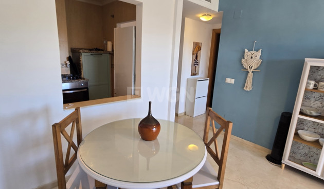 Odsprzedaż - Mieszkanie w bloku - Alcaucín - Inland