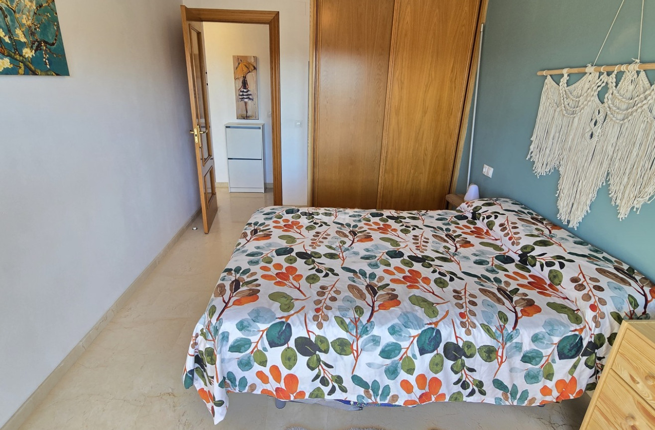 Odsprzedaż - Mieszkanie w bloku - Alcaucín - Inland