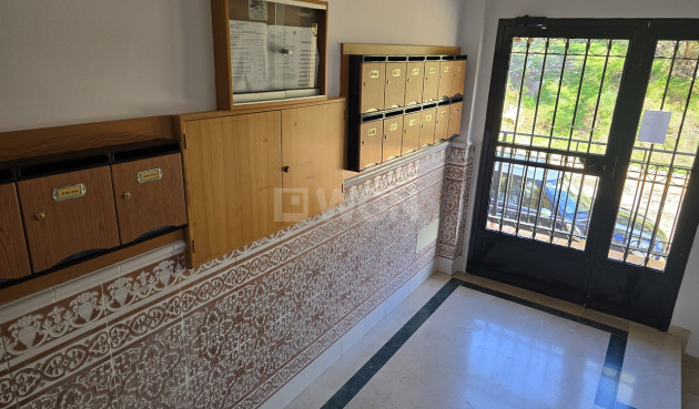 Odsprzedaż - Mieszkanie w bloku - Alcaucín - Inland