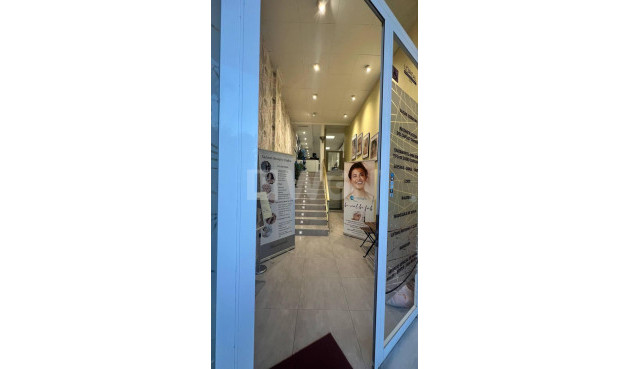 Reventa - Comercial - Torrevieja - Puerto Deportivo