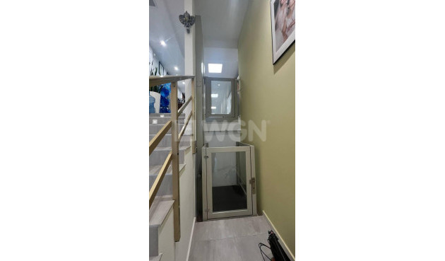 Reventa - Comercial - Torrevieja - Puerto Deportivo