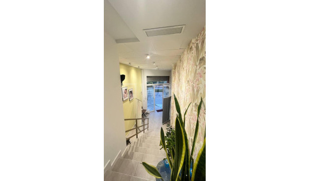 Reventa - Comercial - Torrevieja - Puerto Deportivo