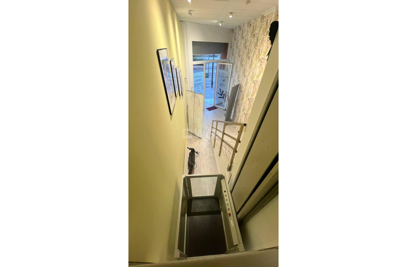 Reventa - Comercial - Torrevieja - Puerto Deportivo