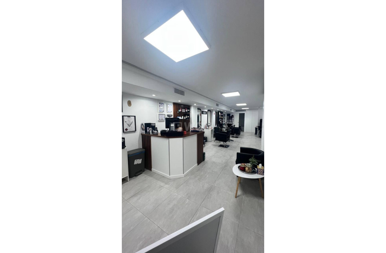 Reventa - Comercial - Torrevieja - Puerto Deportivo