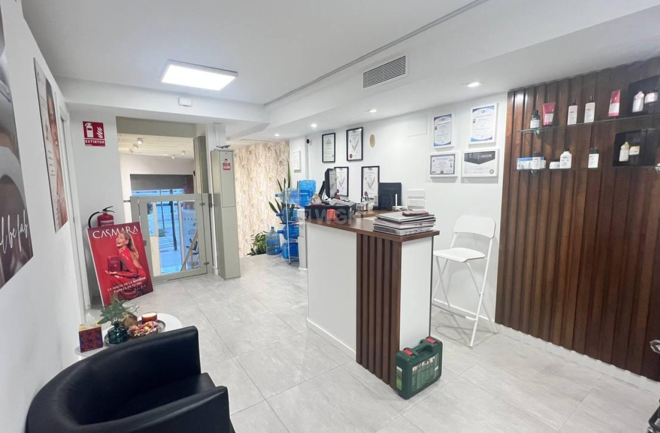 Reventa - Comercial - Torrevieja - Puerto Deportivo