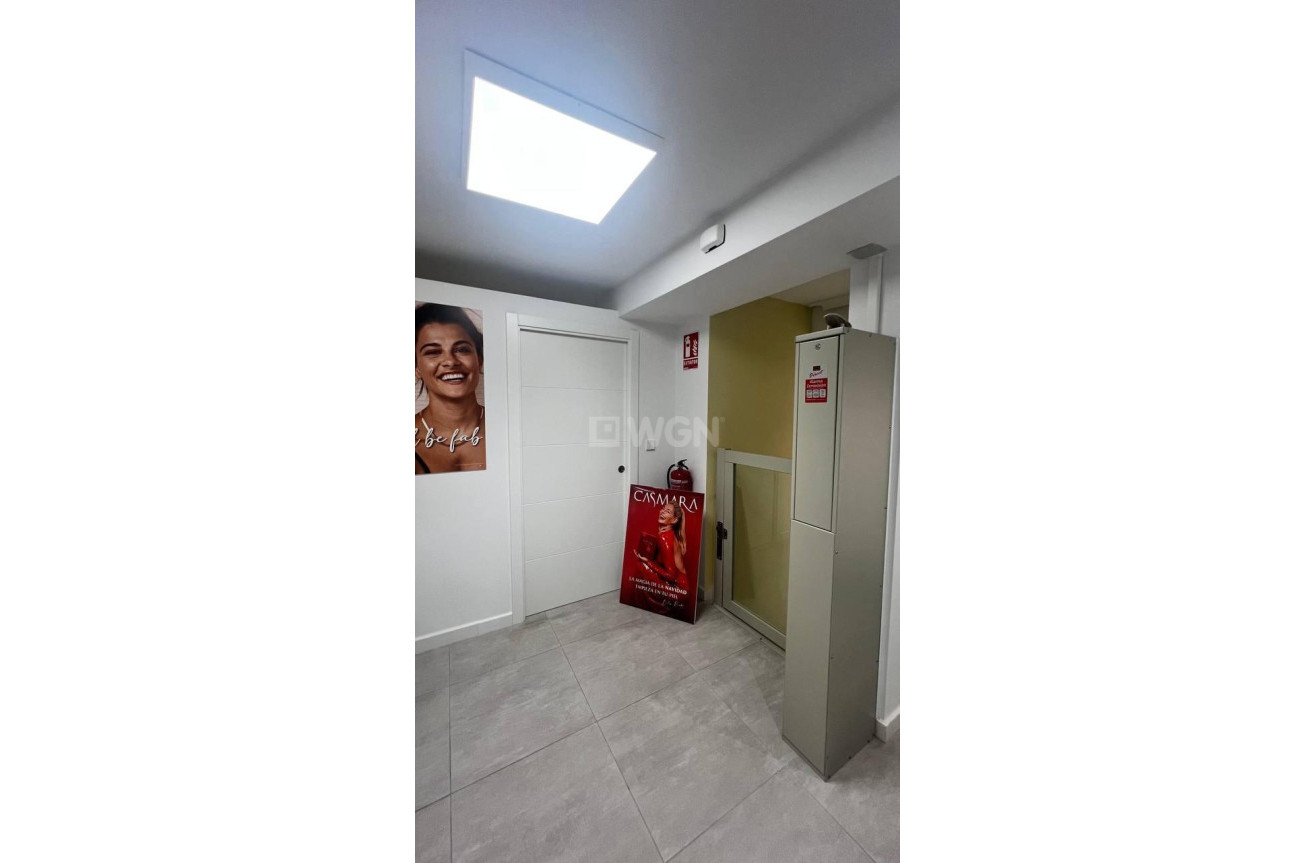 Reventa - Comercial - Torrevieja - Puerto Deportivo