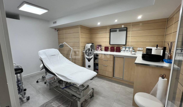 Reventa - Comercial - Torrevieja - Puerto Deportivo