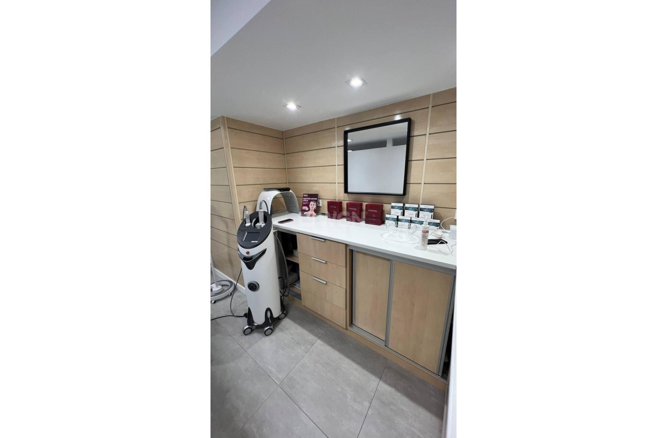 Reventa - Comercial - Torrevieja - Puerto Deportivo