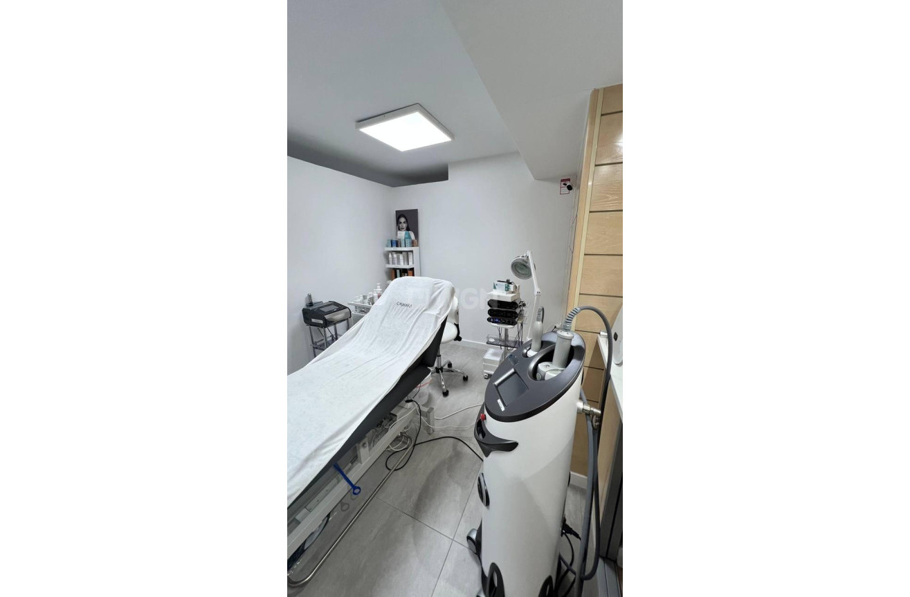 Reventa - Comercial - Torrevieja - Puerto Deportivo