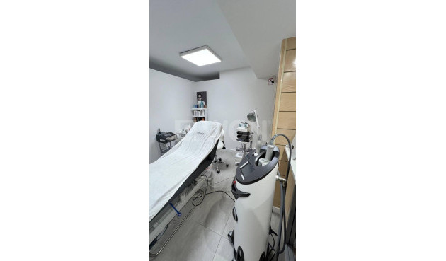 Reventa - Comercial - Torrevieja - Puerto Deportivo