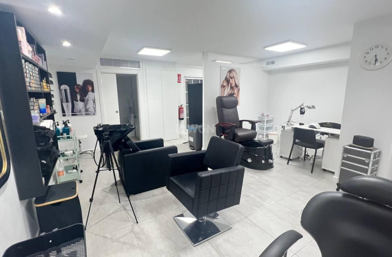 Reventa - Comercial - Torrevieja - Puerto Deportivo