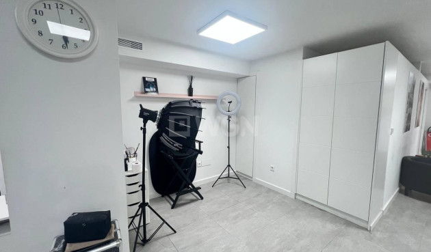 Reventa - Comercial - Torrevieja - Puerto Deportivo