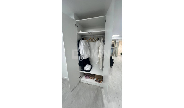 Reventa - Comercial - Torrevieja - Puerto Deportivo