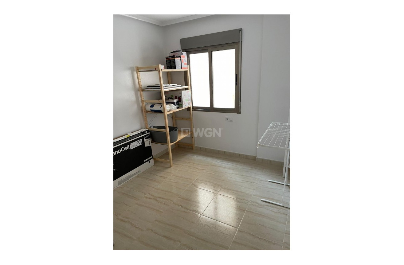 Odsprzedaż - Mieszkanie w bloku - San Miguel de Salinas - Inland