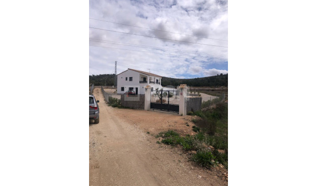 Reventa - Villa - Pinoso - Inland