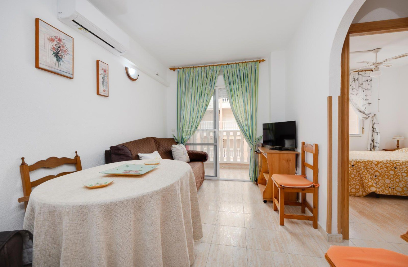 Reventa - Apartamento / piso - Torrevieja - Centro