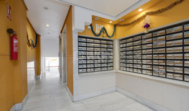 Reventa - Apartamento / piso - Torrevieja - Centro