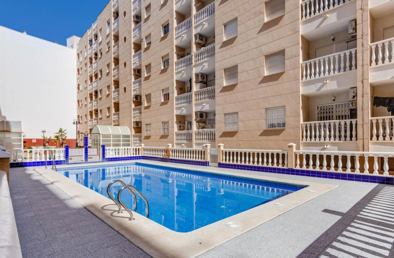 Reventa - Apartamento / piso - Torrevieja - Centro
