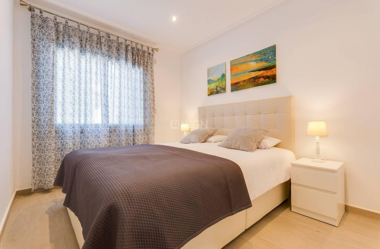 Resale - Apartment / flat - Pilar de la Horadada - Torre De La Horadada