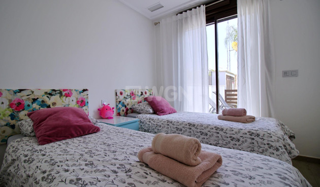 Resale - Apartment / flat - Pilar de la Horadada - Torre De La Horadada