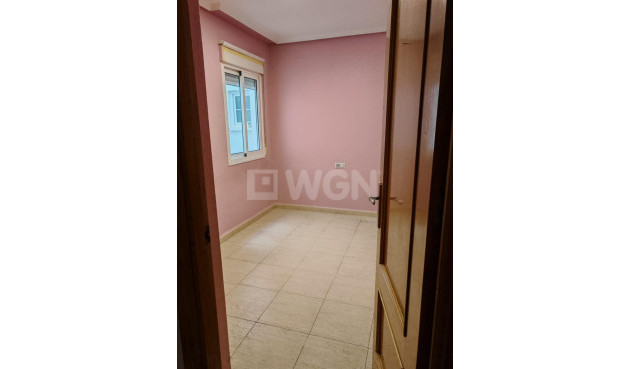 Odsprzedaż - Mieszkanie w bloku - Torrevieja - Centro