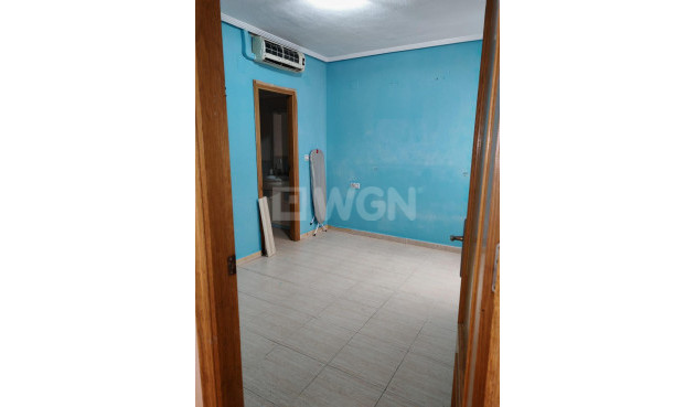 Odsprzedaż - Mieszkanie w bloku - Torrevieja - Centro