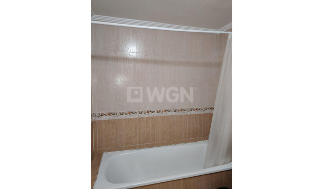 Odsprzedaż - Mieszkanie w bloku - Torrevieja - Centro