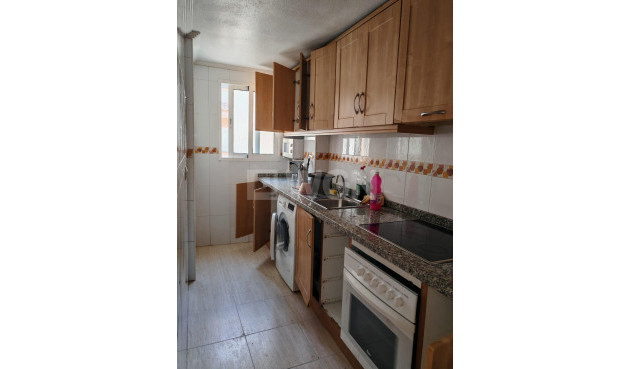 Odsprzedaż - Mieszkanie w bloku - Torrevieja - Centro