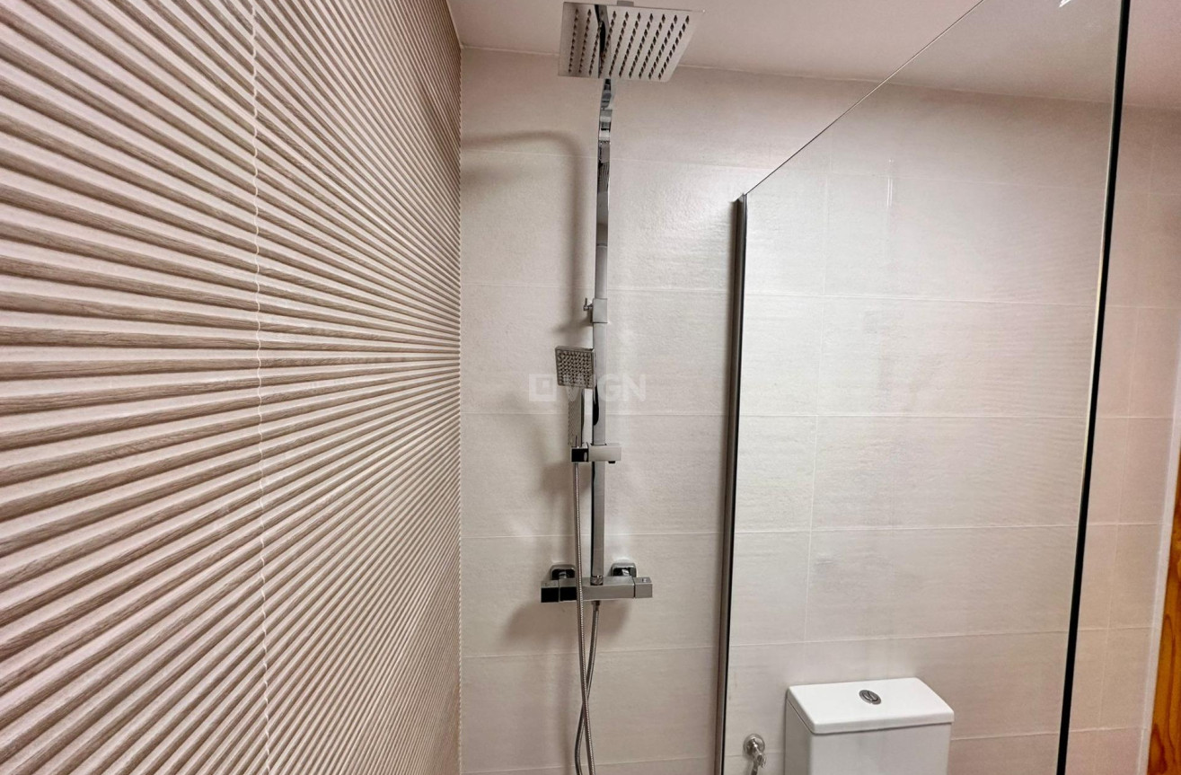 Wiederverkauf - Wohnung - Torrevieja - Centro