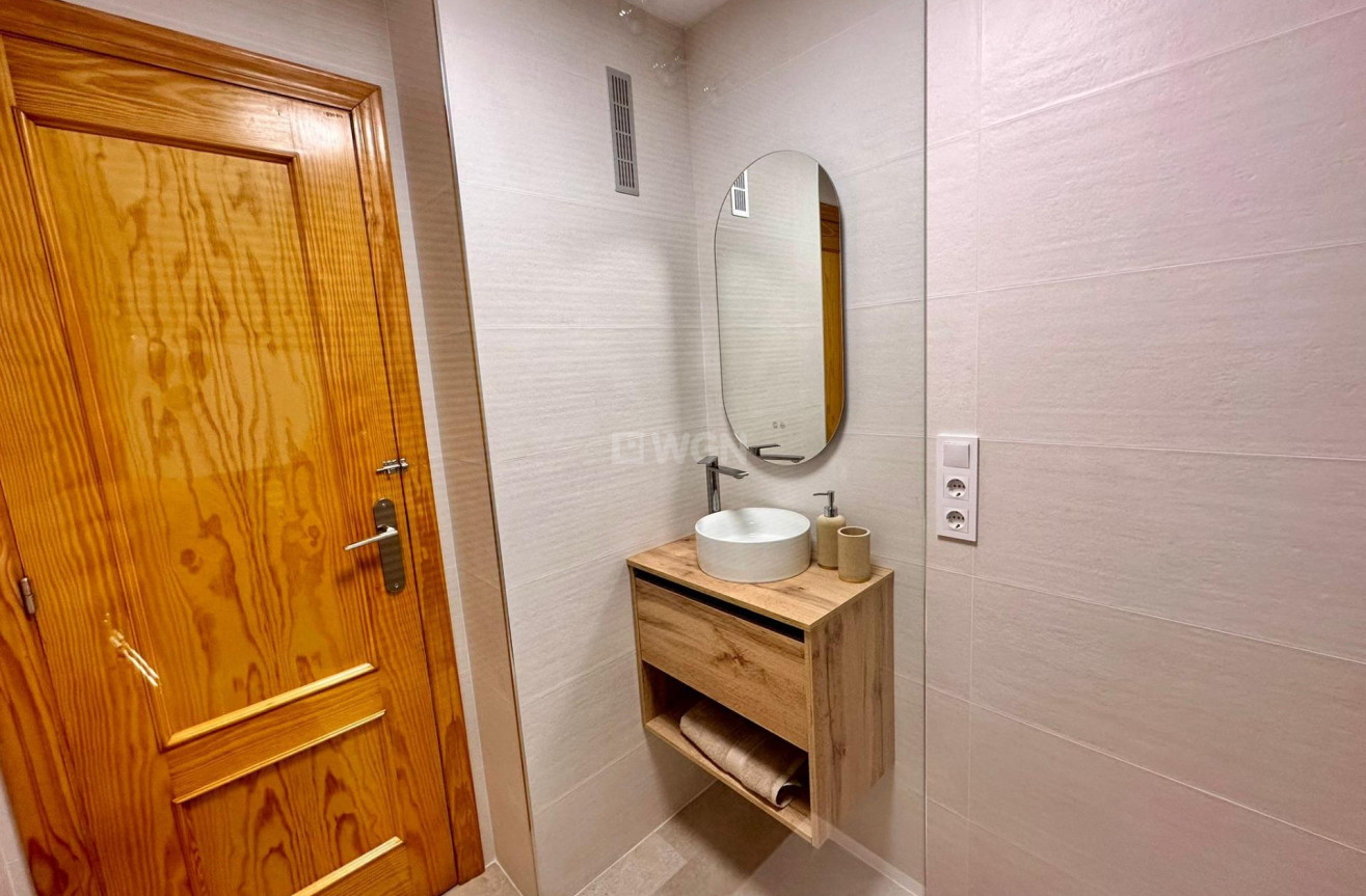 Wiederverkauf - Wohnung - Torrevieja - Centro