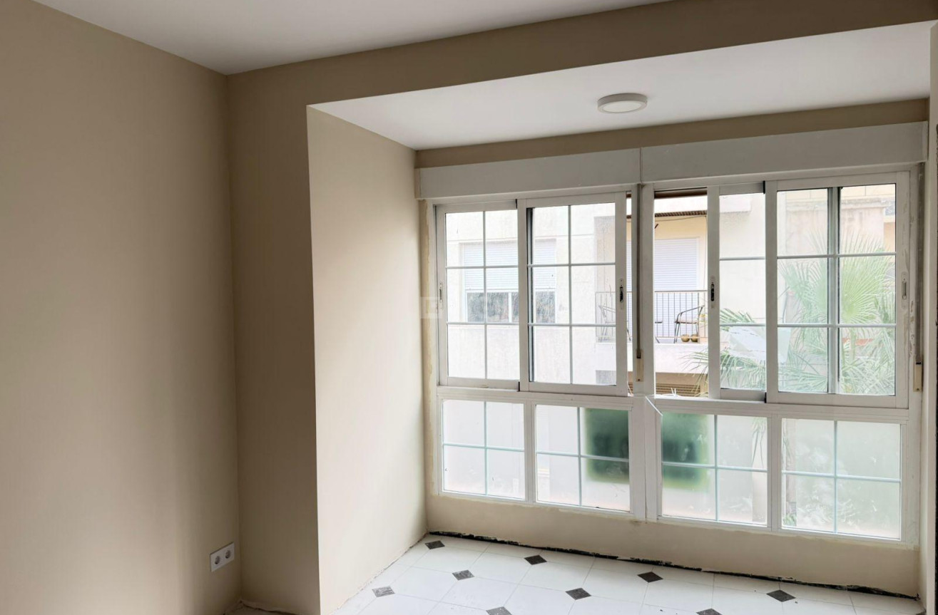 Wiederverkauf - Wohnung - Torrevieja - Centro