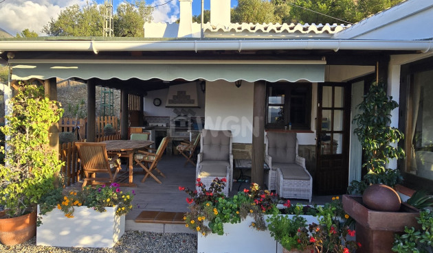 Resale - Villa - Alcaucín - Inland