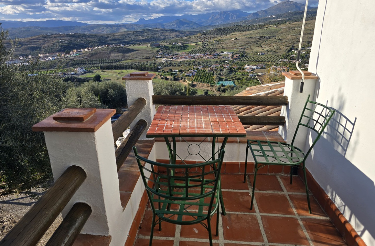 Resale - Villa - Alcaucín - Inland