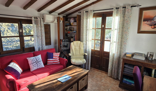 Resale - Villa - Alcaucín - Inland