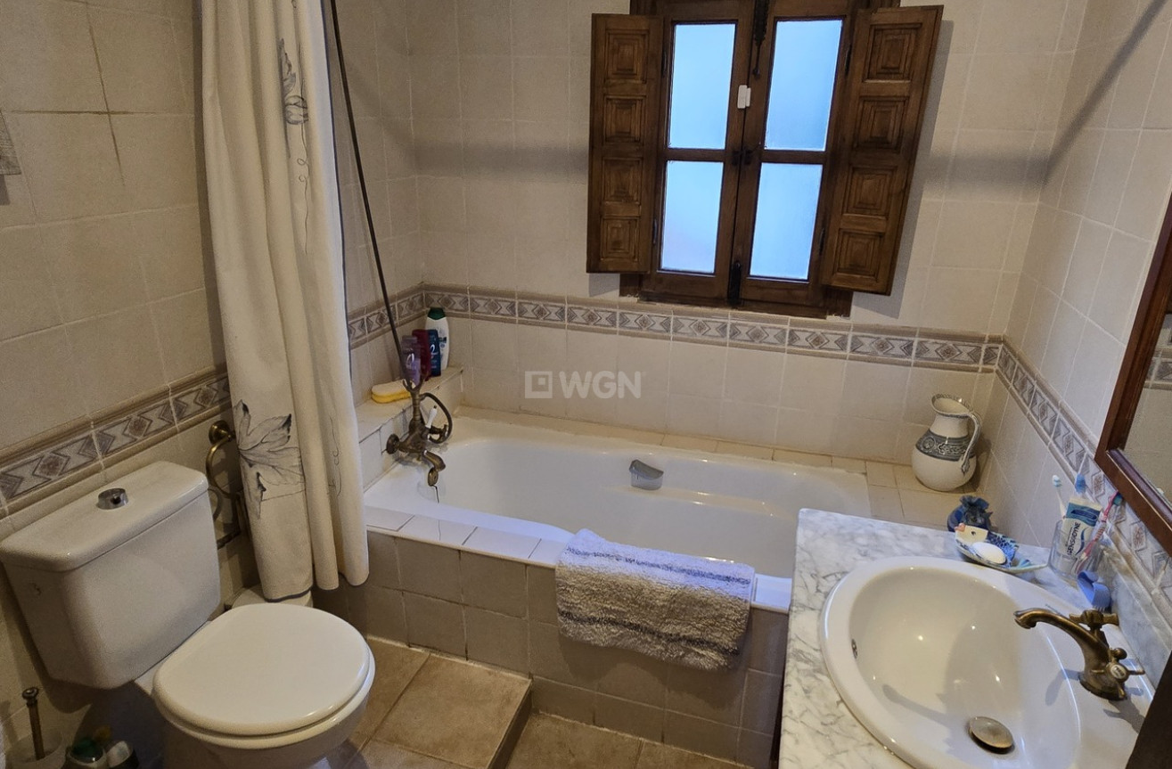 Resale - Villa - Alcaucín - Inland