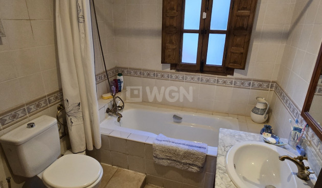 Resale - Villa - Alcaucín - Inland