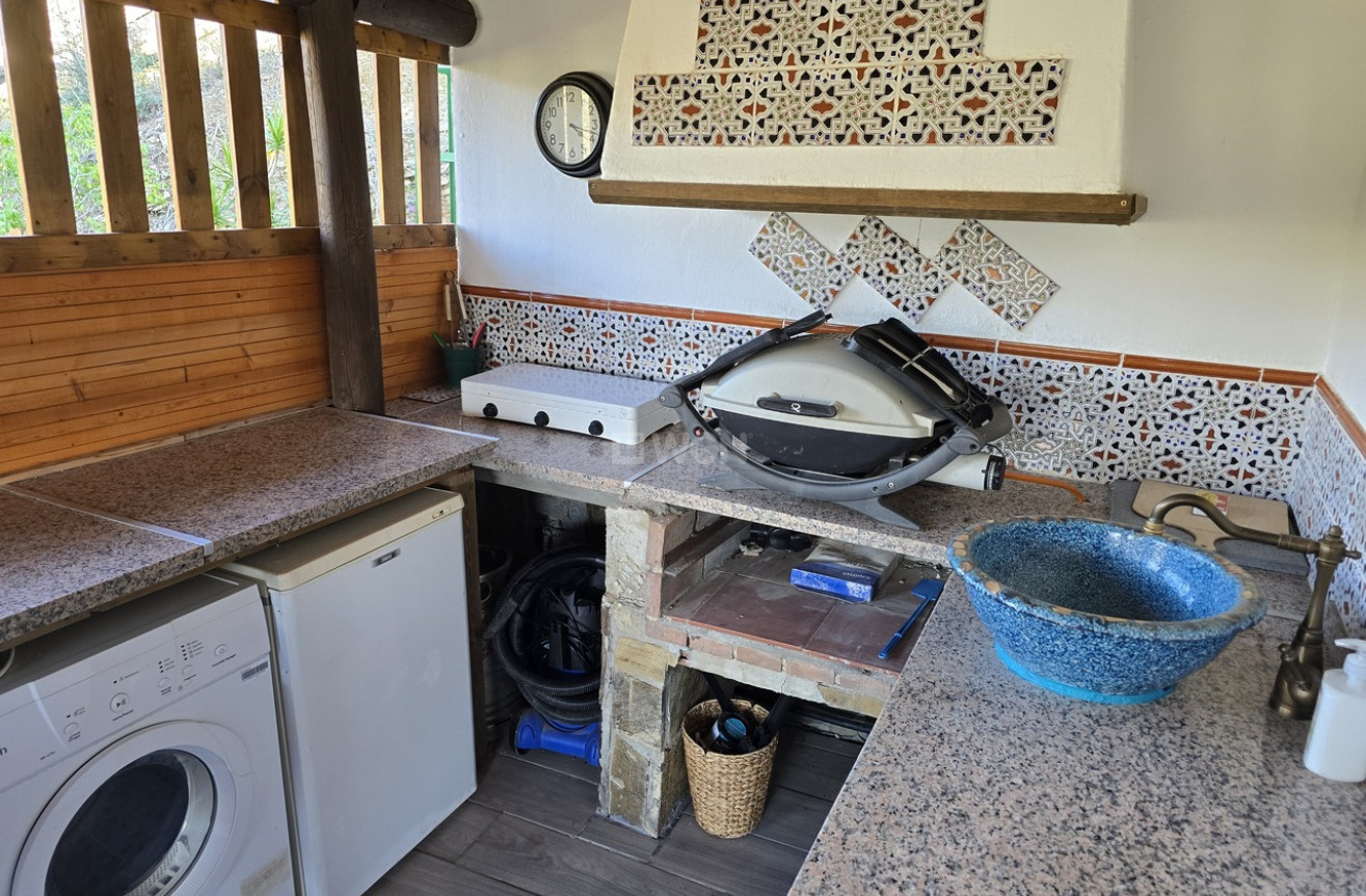 Resale - Villa - Alcaucín - Inland