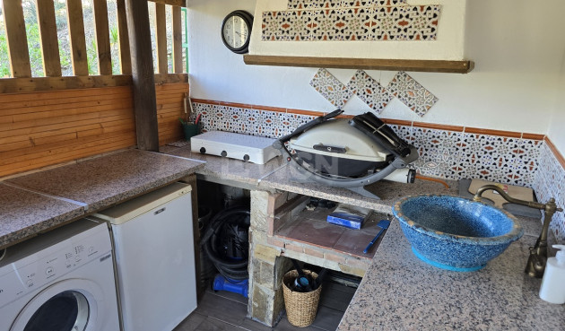 Resale - Villa - Alcaucín - Inland