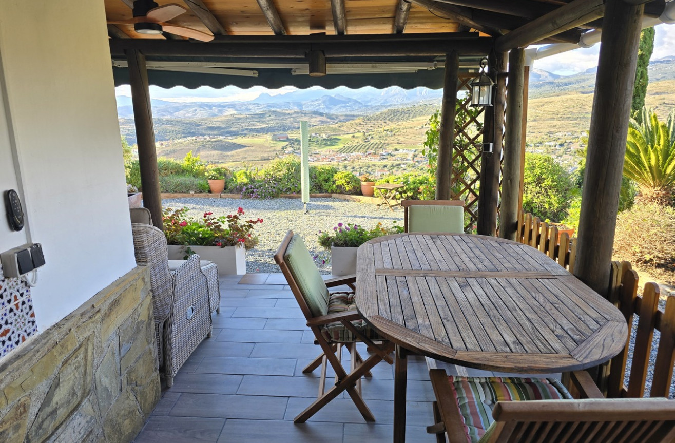 Resale - Villa - Alcaucín - Inland