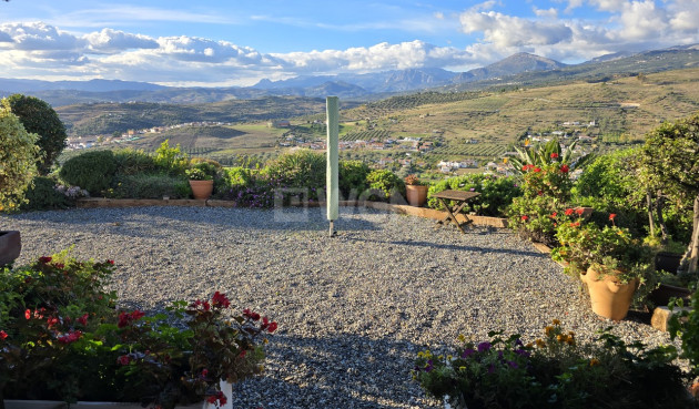 Resale - Villa - Alcaucín - Inland