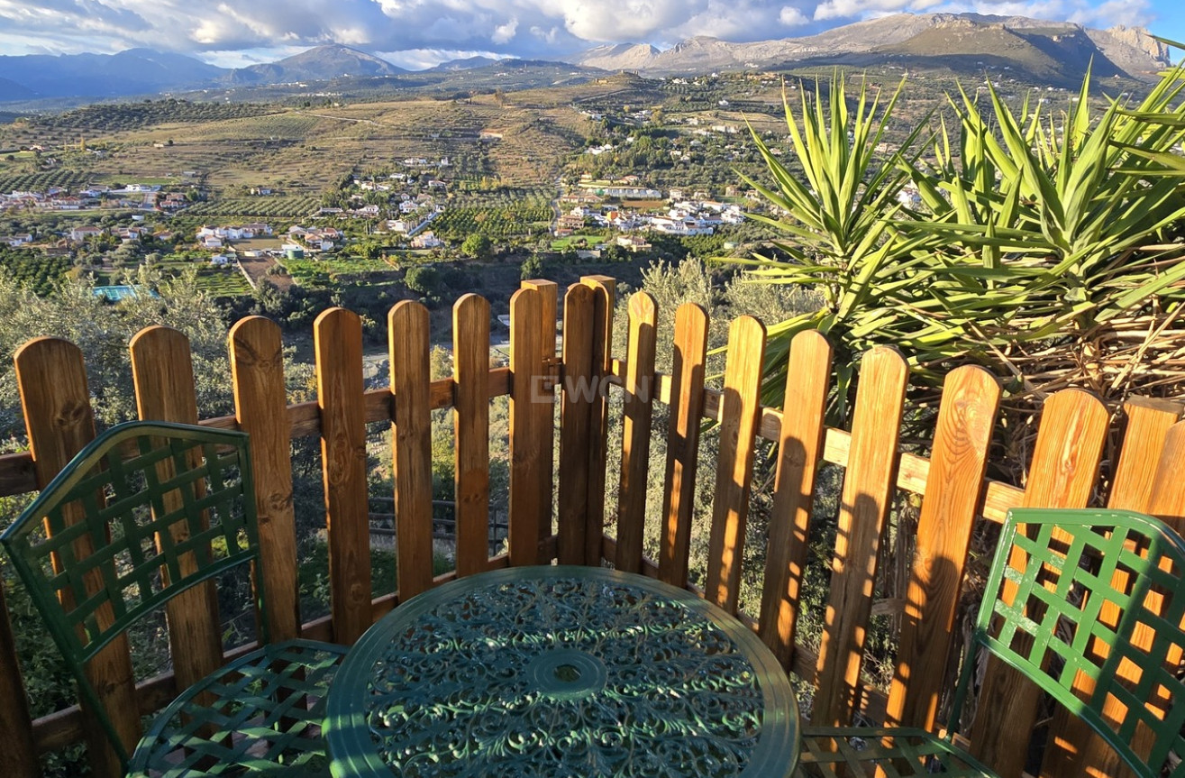 Resale - Villa - Alcaucín - Inland