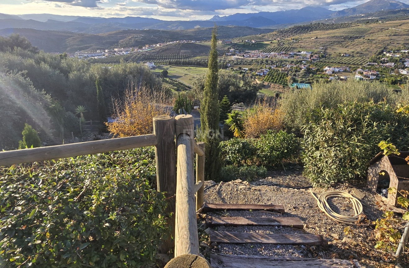 Resale - Villa - Alcaucín - Inland