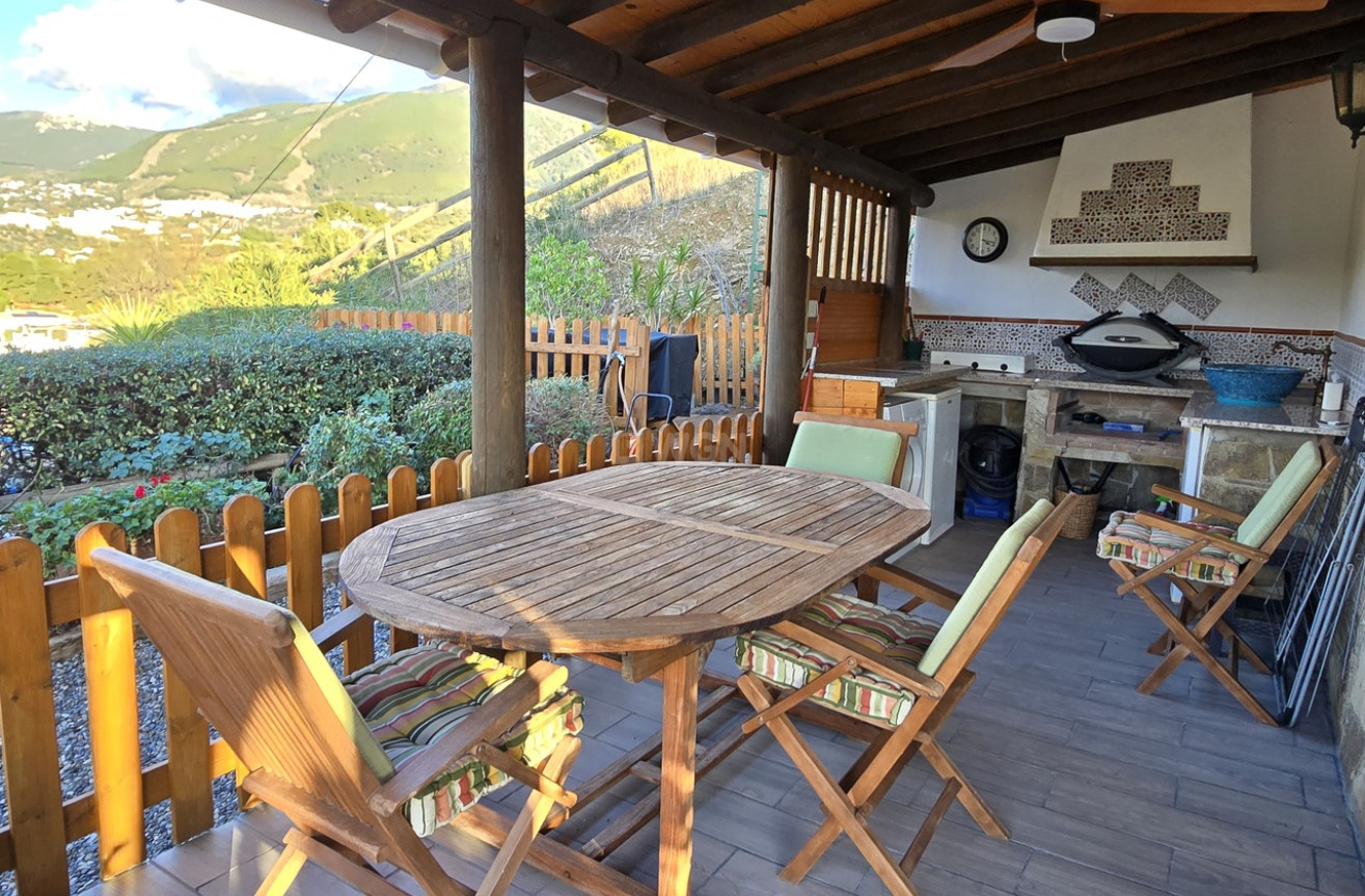 Resale - Villa - Alcaucín - Inland