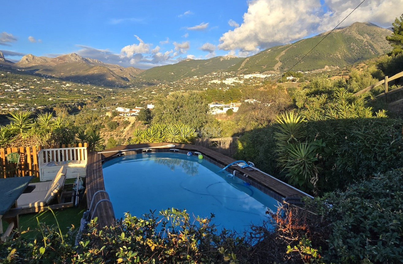 Resale - Villa - Alcaucín - Inland