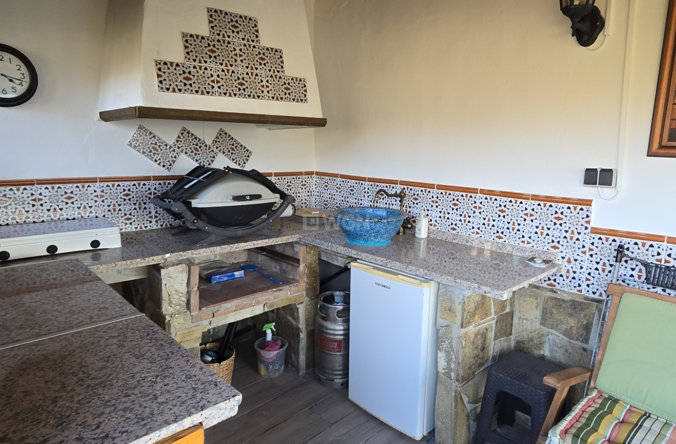 Resale - Villa - Alcaucín - Inland