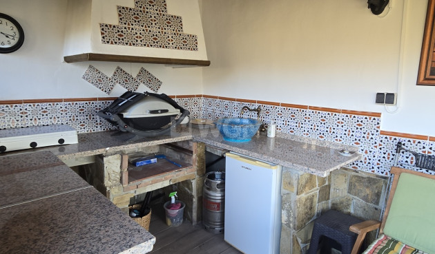 Resale - Villa - Alcaucín - Inland