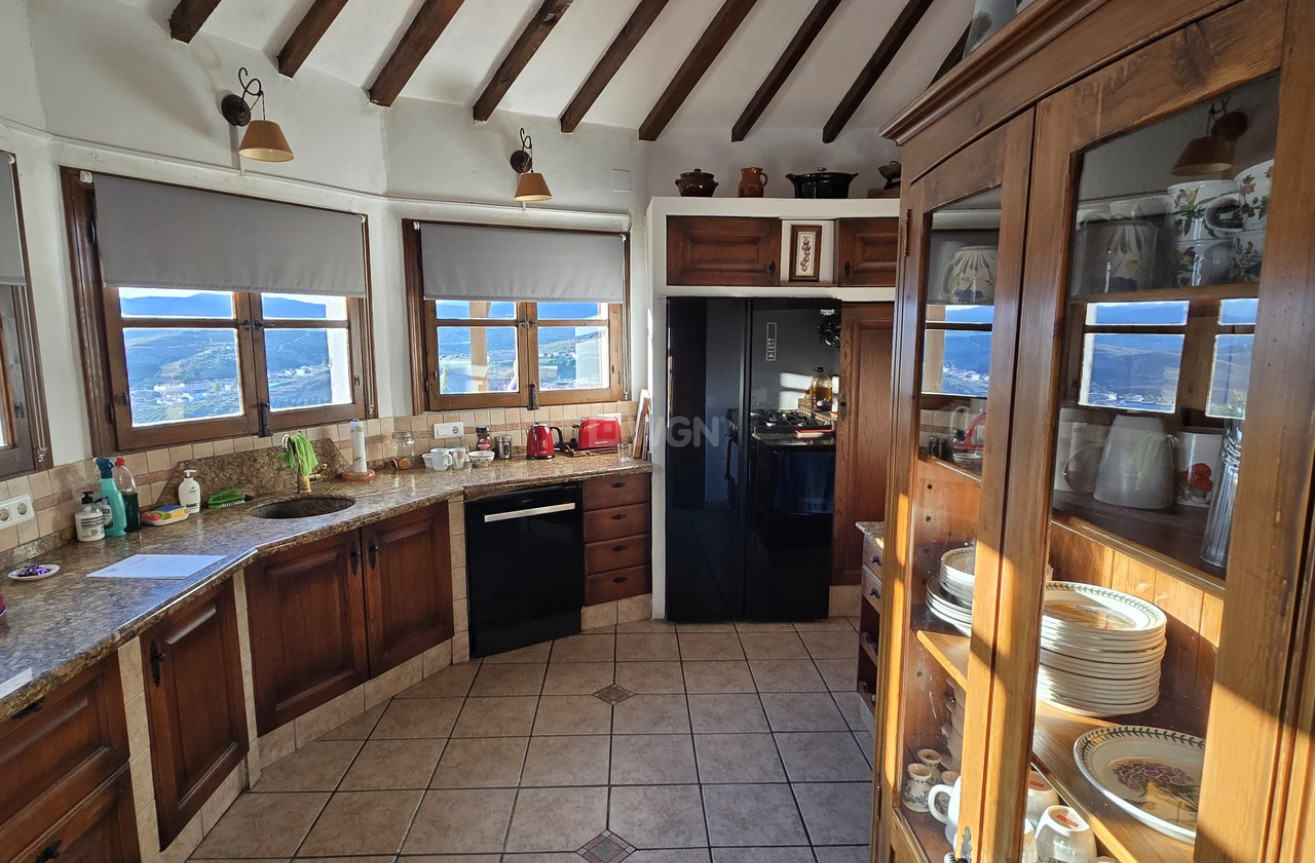 Resale - Villa - Alcaucín - Inland